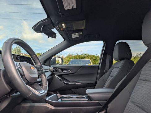 Used 2025 Chevrolet Equinox LT AWD/4WD image 10