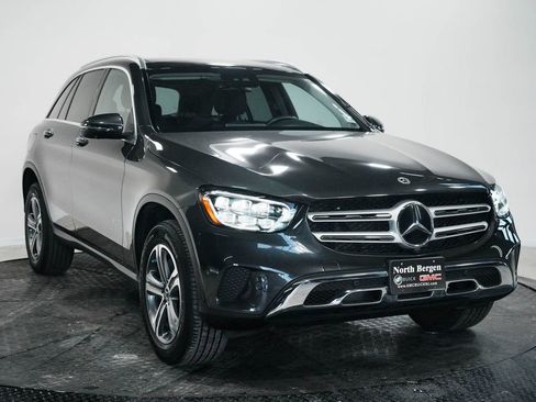 Used 2022 Mercedes-Benz GLC 300 4MATIC image 3
