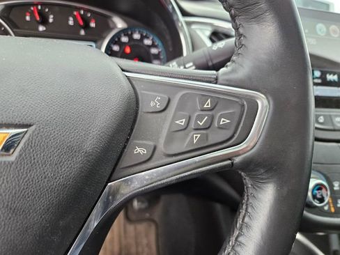 Used 2018 Chevrolet Malibu Premier w/ Premier Sun and Wheel Package image 18