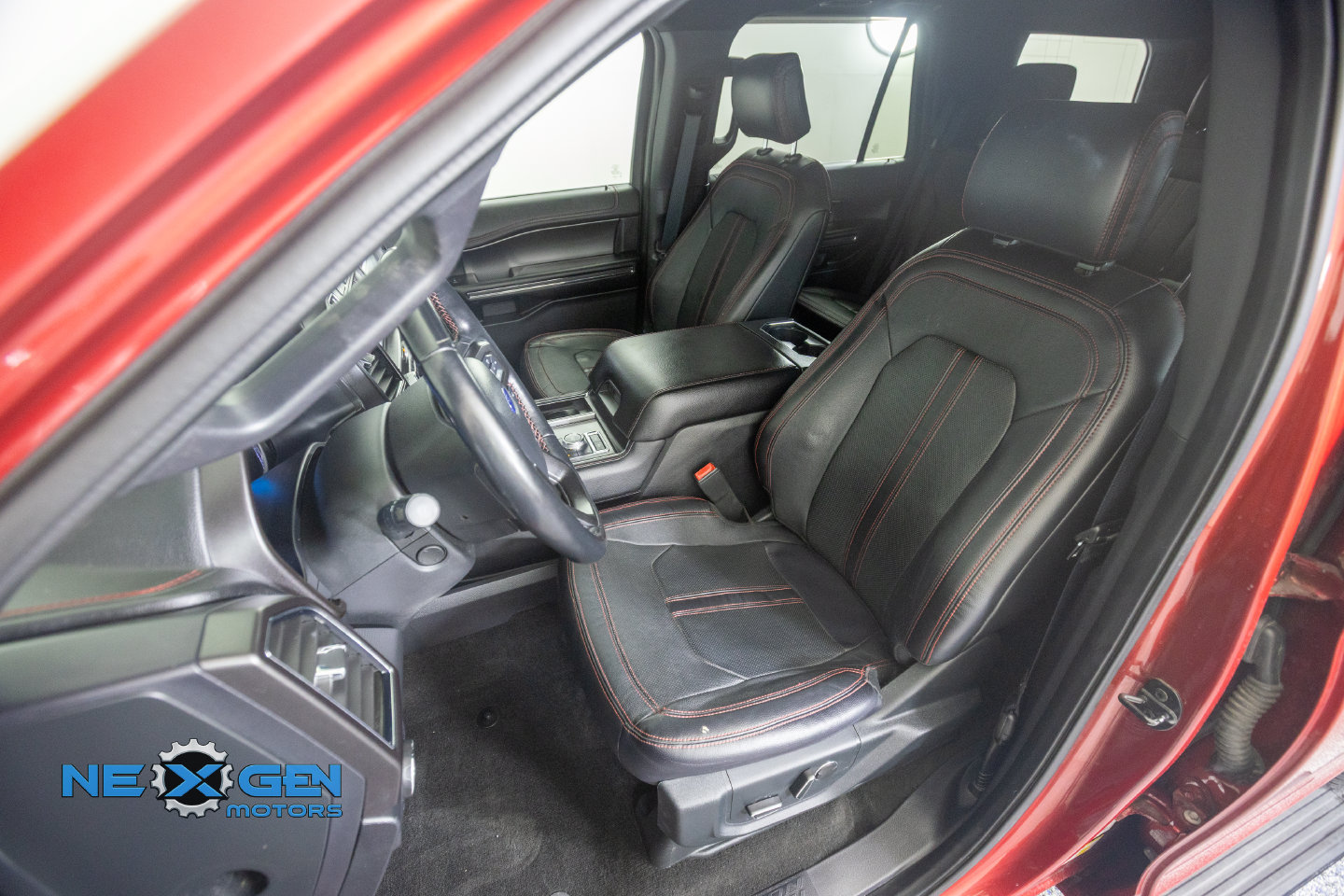 Used 2019 Ford Expedition Limited w/ Equipment Group 303A AWD/4WD image 29