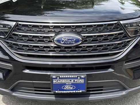 Used 2023 Ford Explorer XLT AWD/4WD image 45