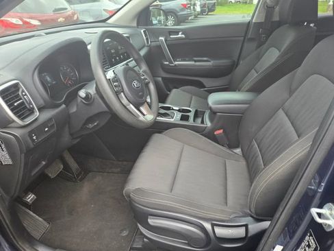 Used 2022 Kia Sportage LX image 6