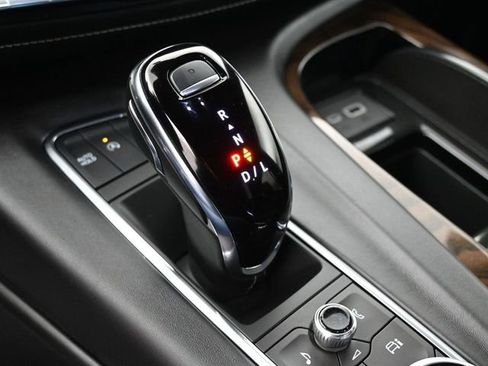 Used 2024 Cadillac Escalade Sport Platinum w/ LPO, ONYX Package image 28