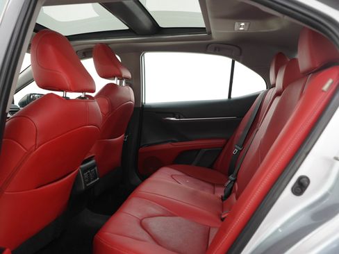 Used 2019 Toyota Camry XSE FWD image 13