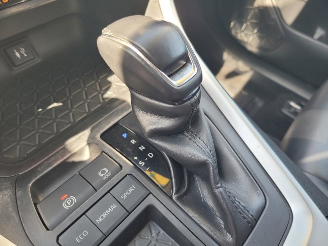 Used 2019 Toyota RAV4 XLE Premium w/ All Weather Liner Package FWD image 20