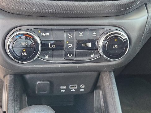 Certified 2021 Chevrolet TrailBlazer LT w/ Premium Seating Package FWD image 33