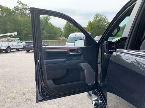 Certified 2022 Chevrolet Silverado 1500 High Country w/ LPO, Dark Essentials Package image 18