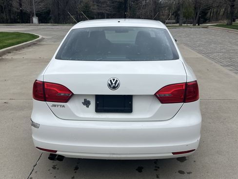 Used 2014 Volkswagen Jetta S image 9