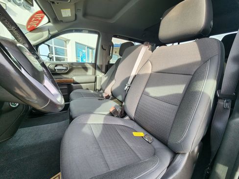 Used 2020 GMC Sierra 1500 SLE w/ SLE Value Package image 24