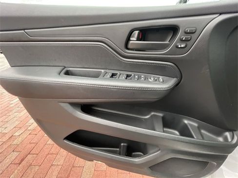 Used 2024 Honda Odyssey Sport image 11