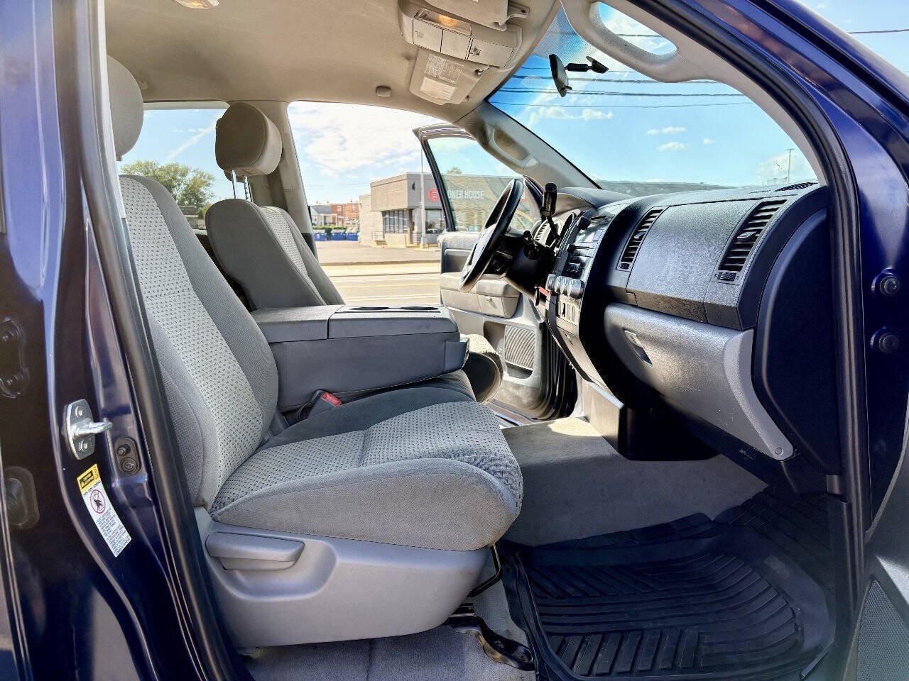 Used 2011 Toyota Tundra 4x4 Double Cab w/ Tow Pkg image 27