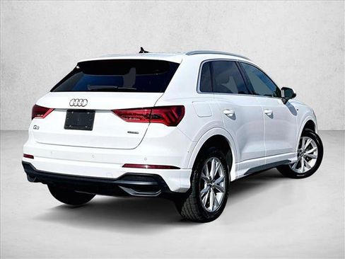 Used 2021 Audi Q3 2.0T Premium w/ Convenience Package AWD/4WD image 2