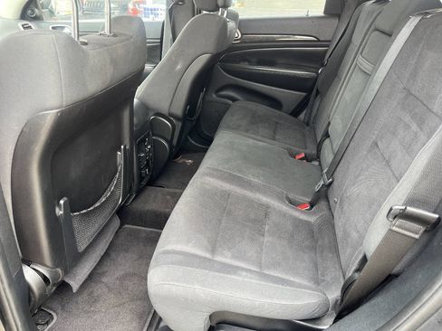 Used 2011 Jeep Grand Cherokee Laredo w/ Security & Convenience Group RWD image 11