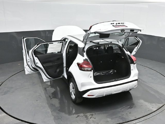 Used 2025 Nissan Kicks Play S FWD image 48