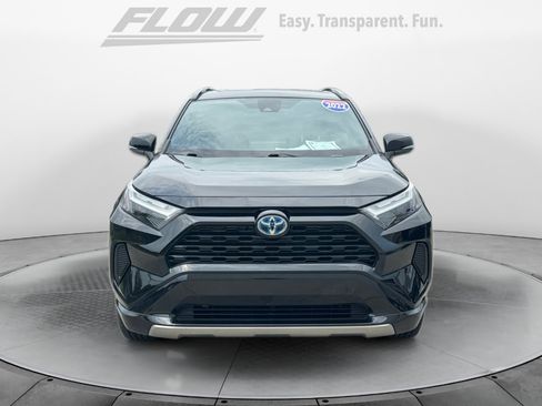 Used 2022 Toyota RAV4 SE AWD/4WD image 3