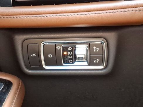 Used 2023 Lincoln Aviator Reserve w/ Equipment Group 201A image 12