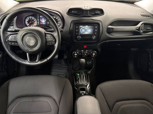 Used 2017 Jeep Renegade Altitude FWD image 17
