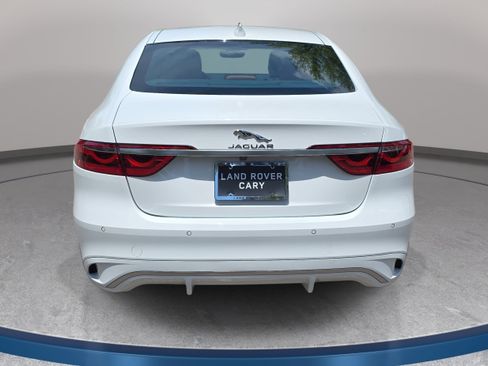 Certified 2024 Jaguar XF R-Dynamic SE RWD image 6