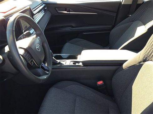 Used 2025 Toyota Camry LE image 18