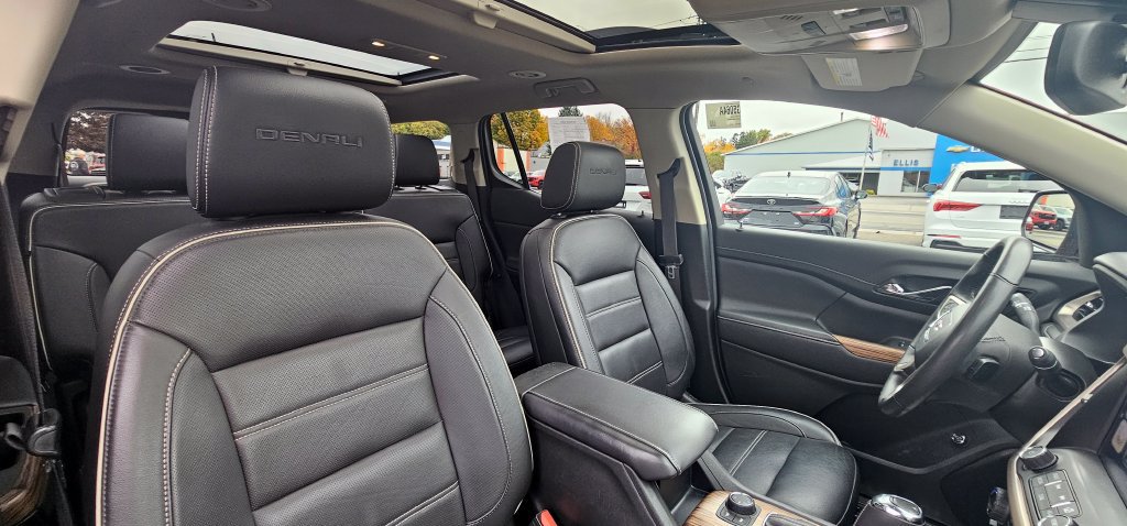 Used 2019 GMC Acadia Denali w/ Technology Package AWD/4WD image 33