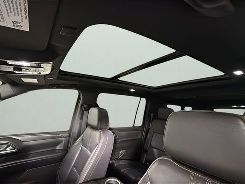 Used 2021 Chevrolet Suburban RST image 26