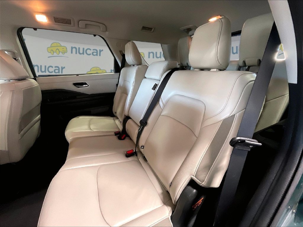 Used 2024 Nissan Pathfinder SL AWD/4WD image 14