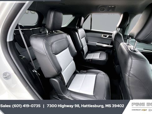 Used 2023 Ford Explorer XLT w/ Equipment Group 202A RWD image 20