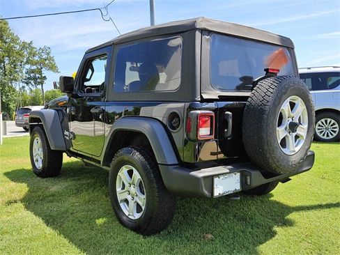 Used 2021 Jeep Wrangler Sport S image 6