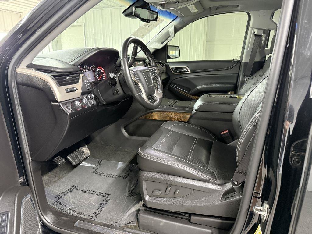 Used 2016 GMC Yukon XL Denali w/ Open Road Package AWD/4WD image 11