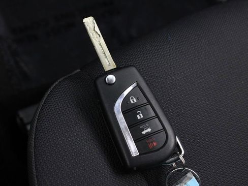 Used 2023 Toyota Corolla LE image 27