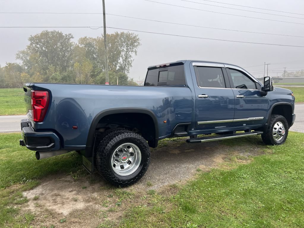 Used 2024 Chevrolet Silverado 3500 High Country w/ High Country Premium Package AWD/4WD image 21