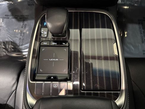 Used 2018 Lexus LS 500 w/ Accessory Package (Z1) RWD image 55