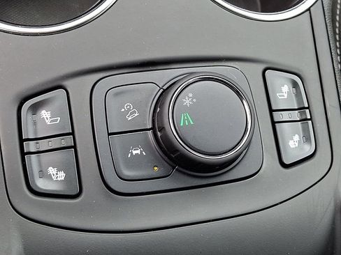 Used 2024 GMC Terrain SLT image 24