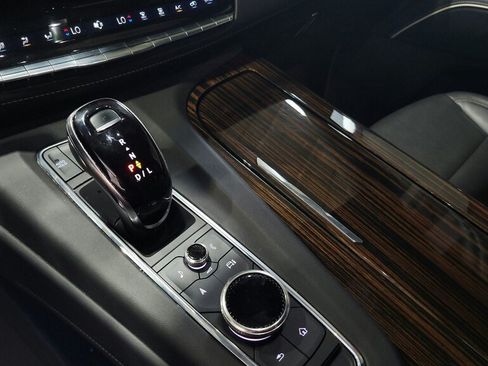 Used 2023 Cadillac Escalade Luxury AWD/4WD image 32