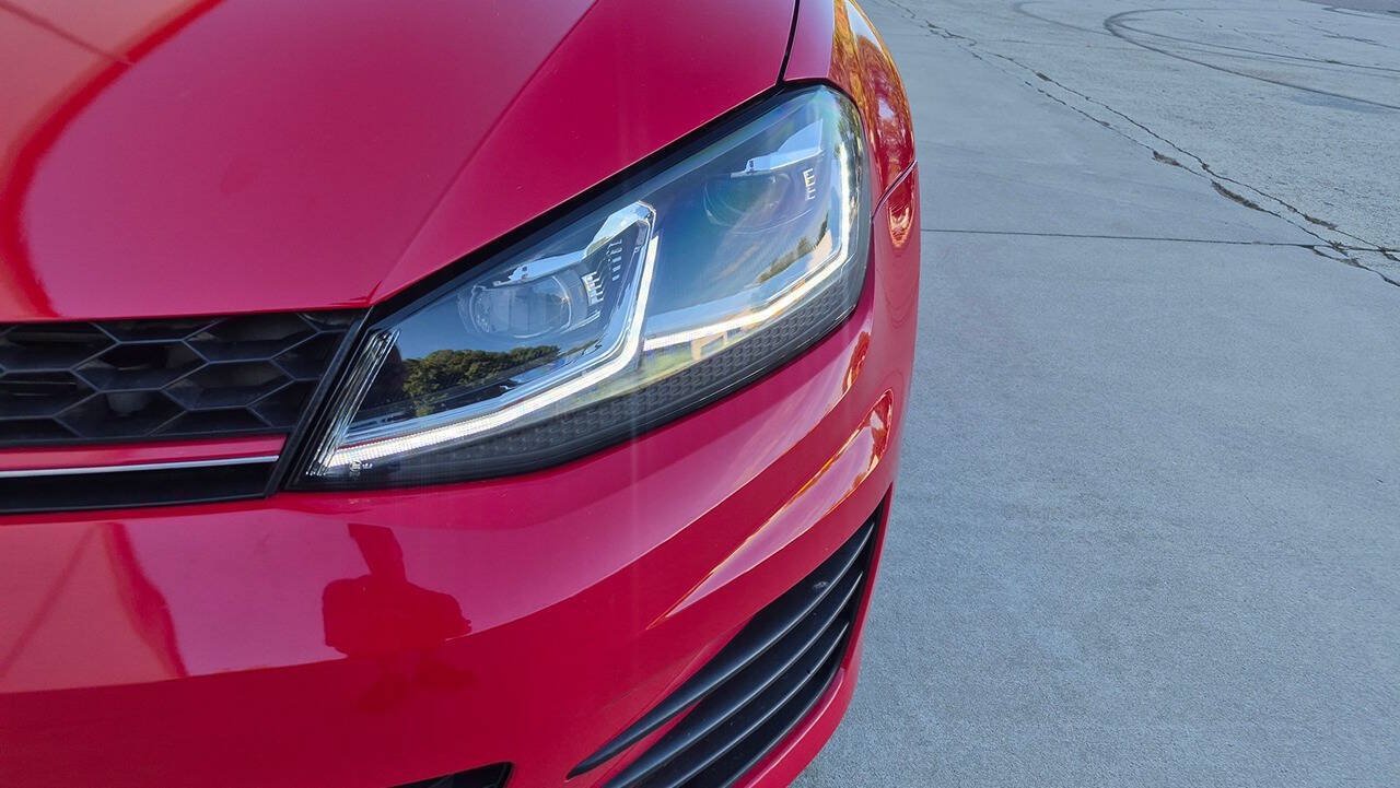 Used 2015 Volkswagen GTI Autobahn w/ Lighting Package (SEL) FWD image 10