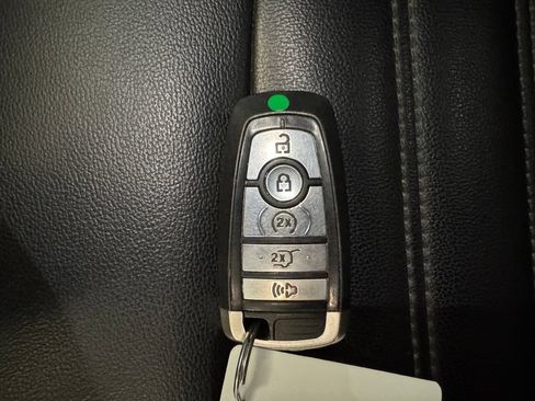 Used 2020 Ford Edge SEL w/ Convenience Package AWD/4WD image 17
