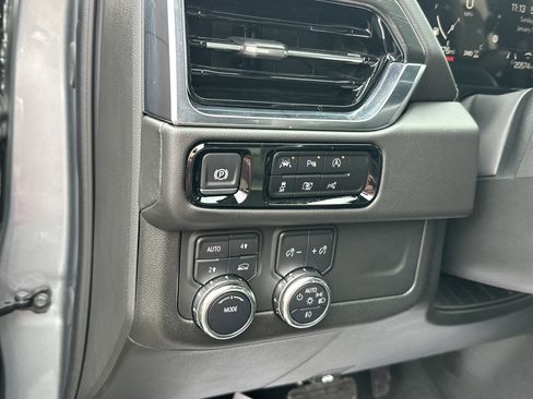 Certified 2025 GMC Yukon XL Denali image 16