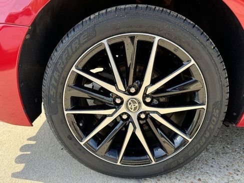 Used 2021 Toyota Camry SE image 9