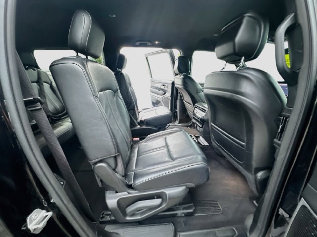 Used 2024 Jeep Wagoneer Series III AWD/4WD image 28