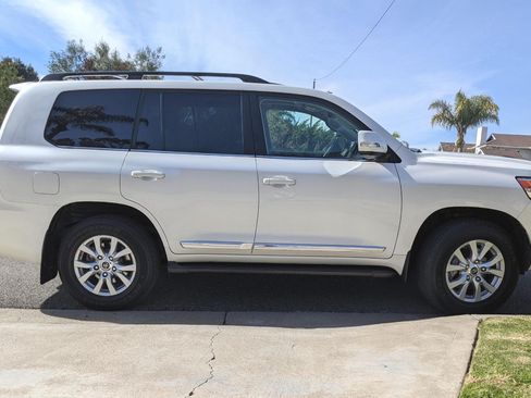 Used 2020 Toyota Land Cruiser AWD/4WD image 2