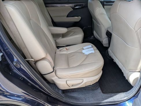 Used 2023 Toyota Highlander Limited AWD/4WD image 32