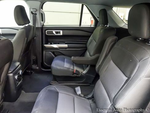 Certified 2022 Ford Explorer XLT image 12