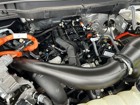 Used 2025 Ford F150 Platinum AWD/4WD image 30