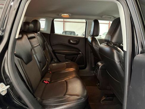 Used 2018 Jeep Compass Latitude FWD image 18