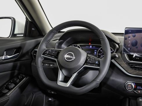 New 2025 Nissan Altima 2.5 SL image 17