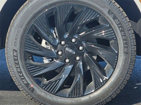 New 2025 Lincoln Navigator Reserve w/ Jet Appearance Package image 17