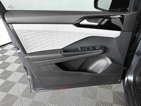 Certified 2023 Volkswagen Taos S FWD image 16