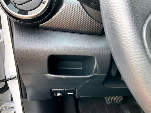 Certified 2024 Nissan Kicks SV image 33