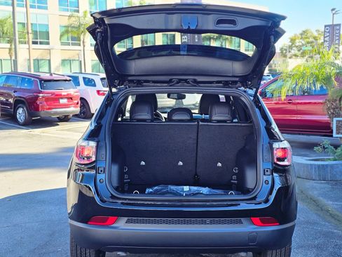 New 2026 Jeep Compass Latitude image 7