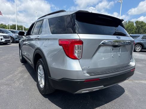 Used 2023 Ford Explorer XLT w/ Equipment Group 202A AWD/4WD image 10